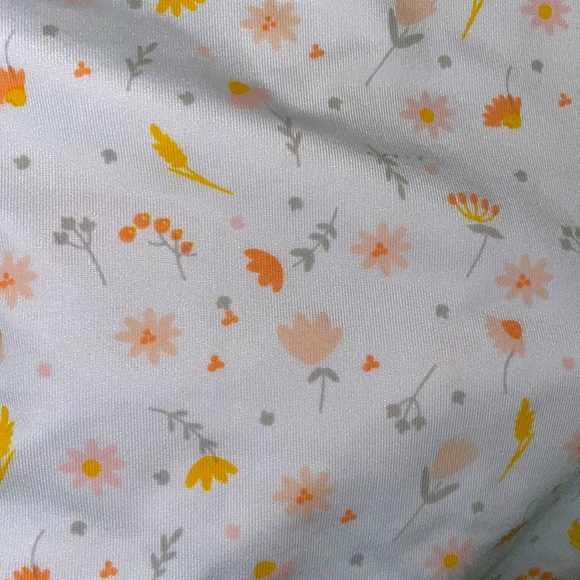 True baby nursing cover - Picture 2 of 3